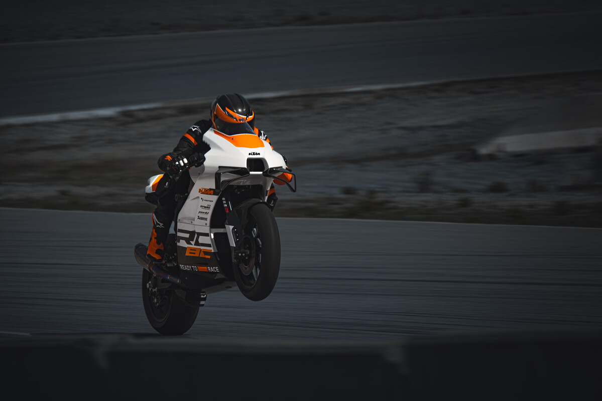 MY24 KTM RC8C Action 1