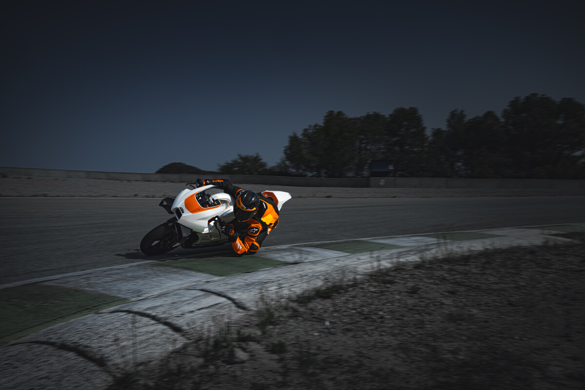 MY24 KTM RC8C Action 2