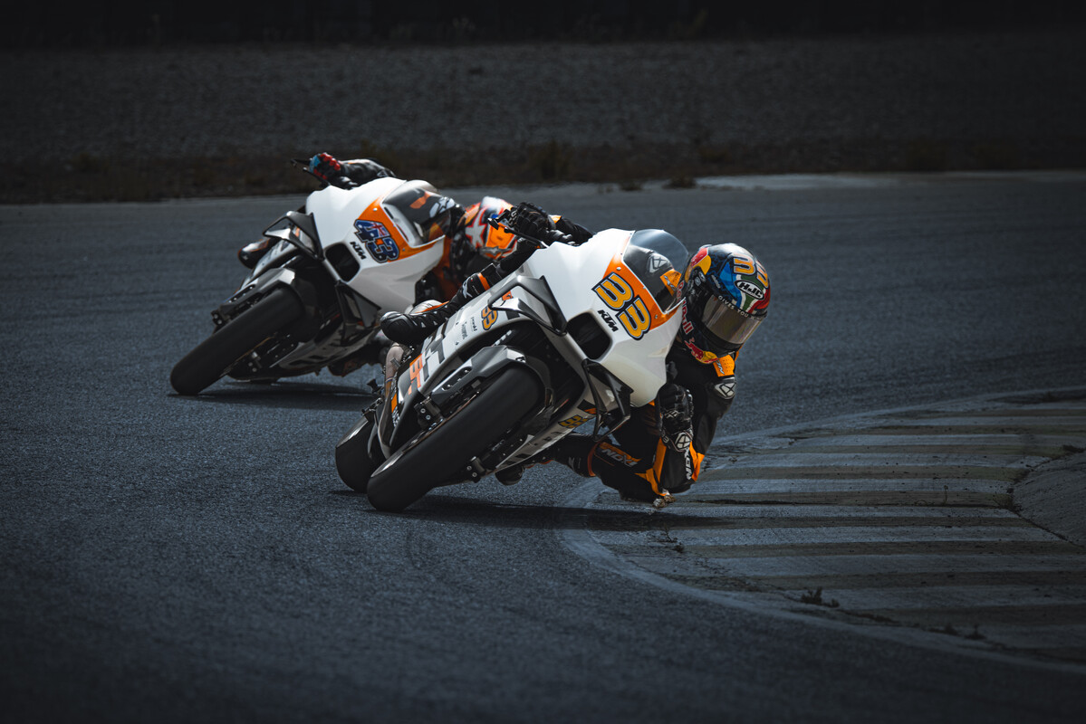 MY24 KTM RC8C Action Brad Jack 3