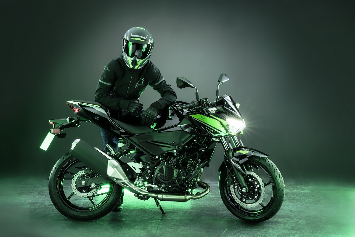 23MY Z400