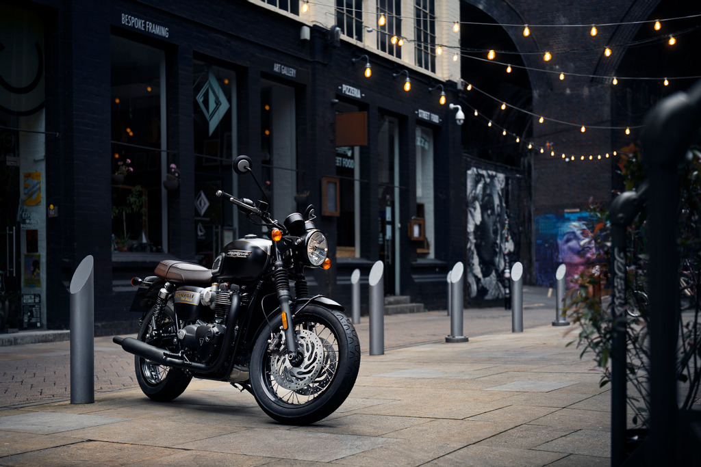 Bonneville   T120   Black   Bild   3