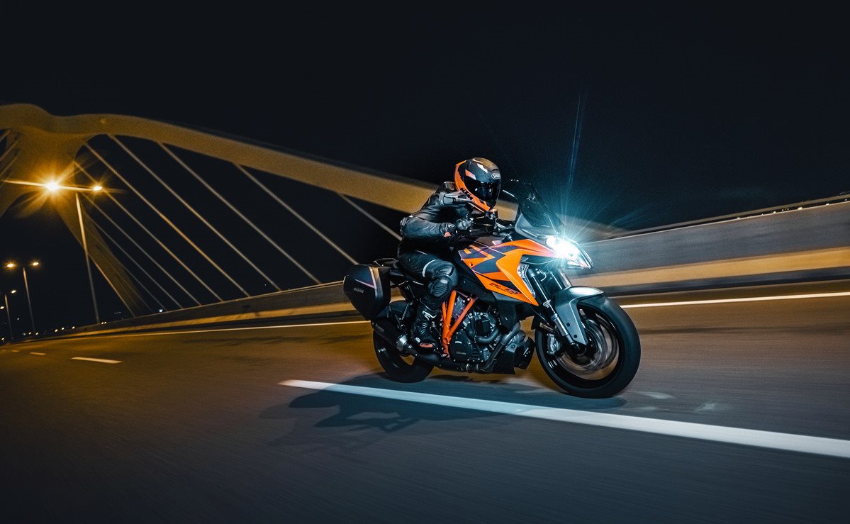 KTM 1290 SUPER DUKE GT 2022 Bild 5