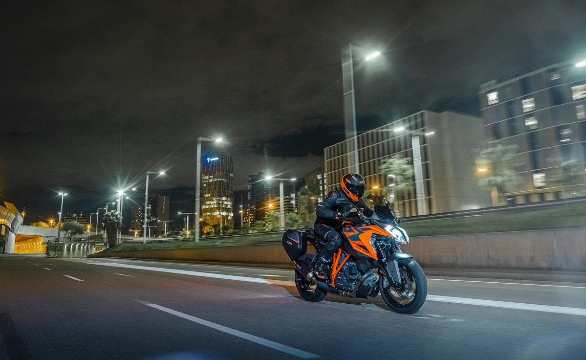 KTM 1290 SUPER DUKE GT 2022 Bild 6