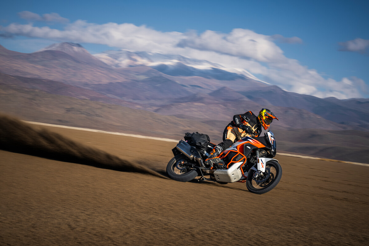 2023 KTM 1290 SUPER ADVENTURE R 12