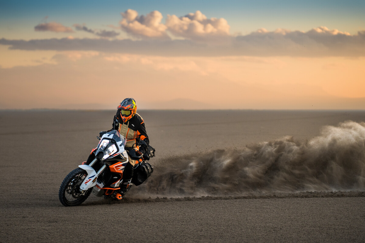 2023 KTM 1290 SUPER ADVENTURE R 4