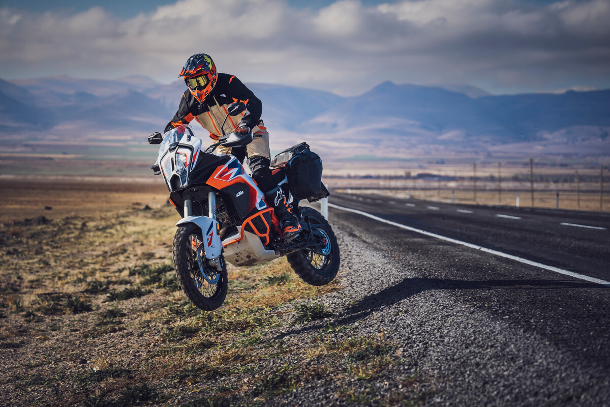 2023 KTM 1290 SUPER ADVENTURE R 6