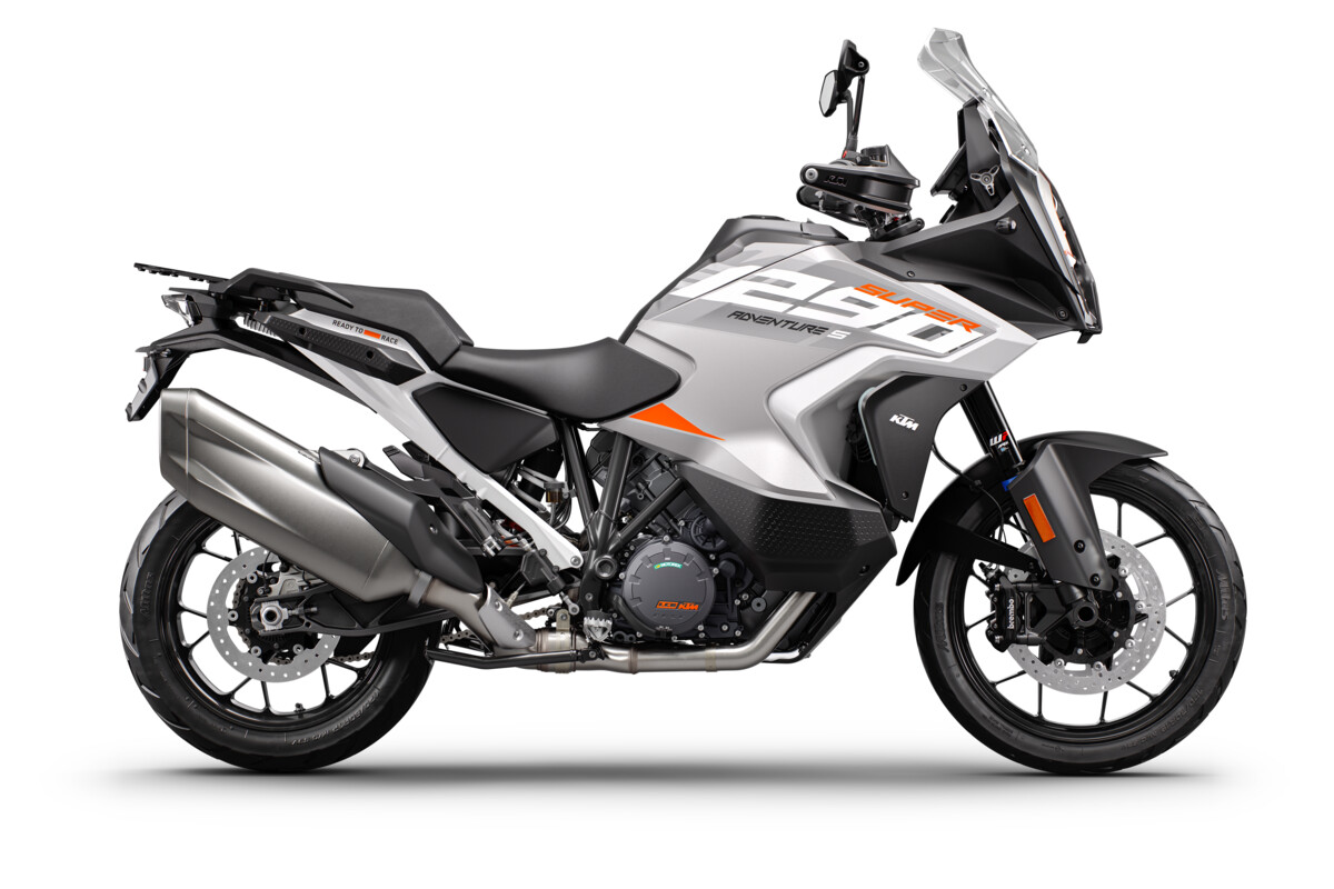 2023 KTM 1290 SUPER ADVENTURE S 11