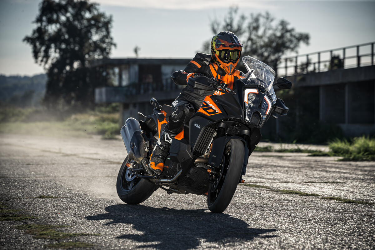 2023 KTM 1290 SUPER ADVENTURE S 6