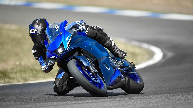 Yamaha R7   Bild 1