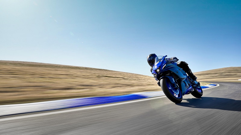 Yamaha R7   Bild 11