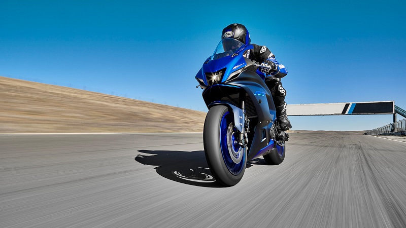 Yamaha R7   Bild 2