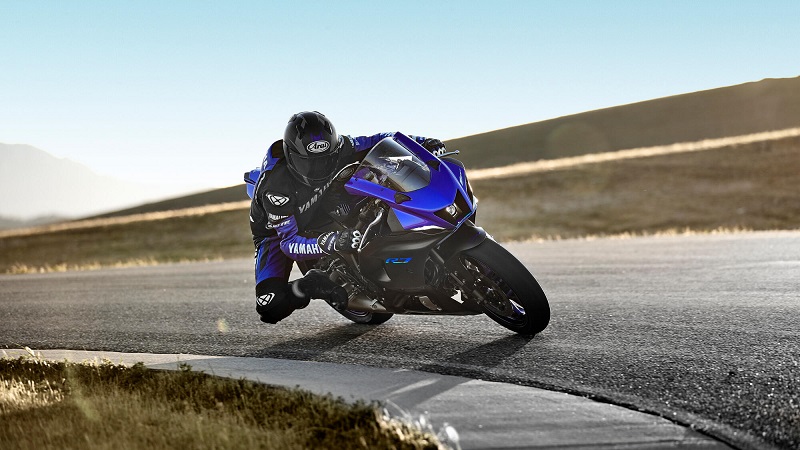 Yamaha R7   Bild 7