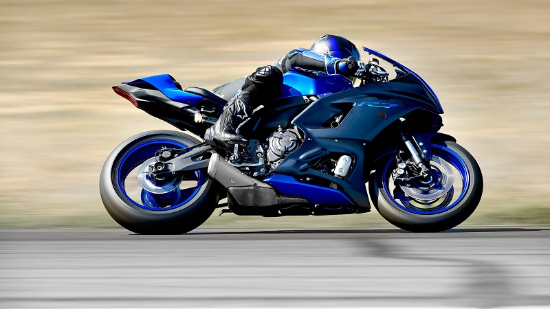 Yamaha R7   Bild 9